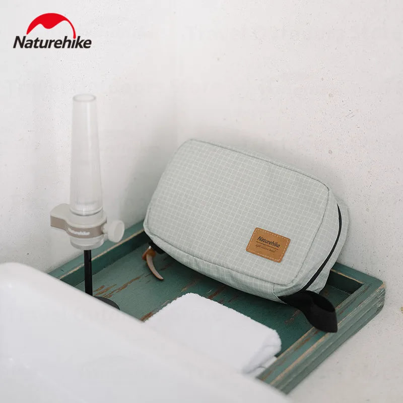 NH20SN010 SN03 Toiletry Beg Large _ Black